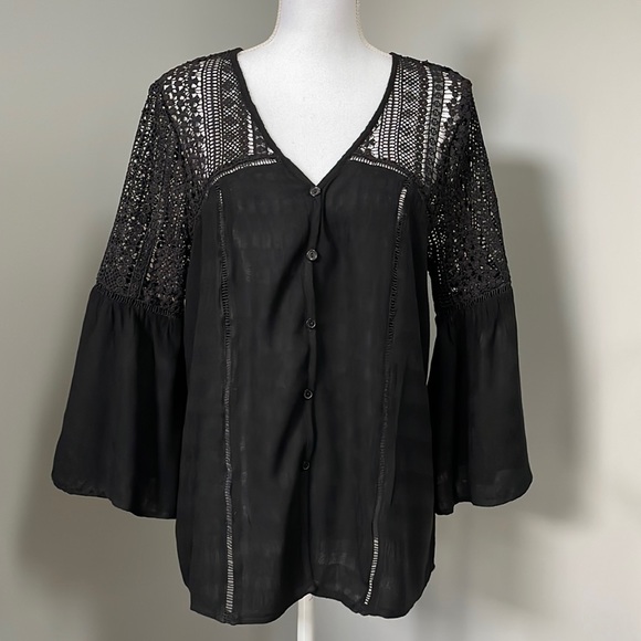 BOHO V-NECK LACE CROCHET BUTTON DOWN FLOWY BELL SLEEVE BLACK BLOUSE - Picture 2 of 12